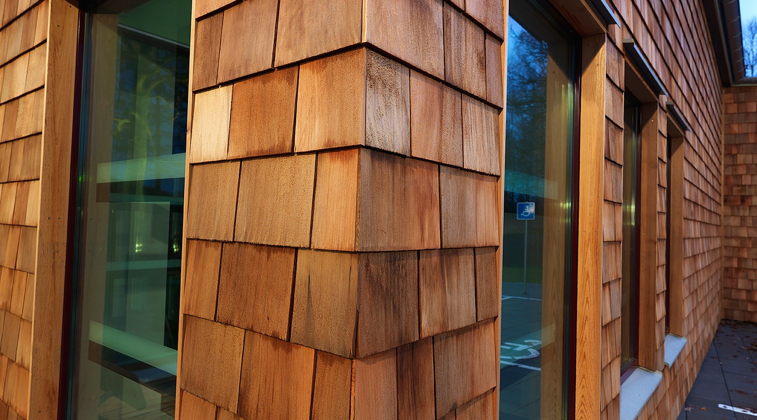 Detaljbild på fasad på Svenljunga naturbruk